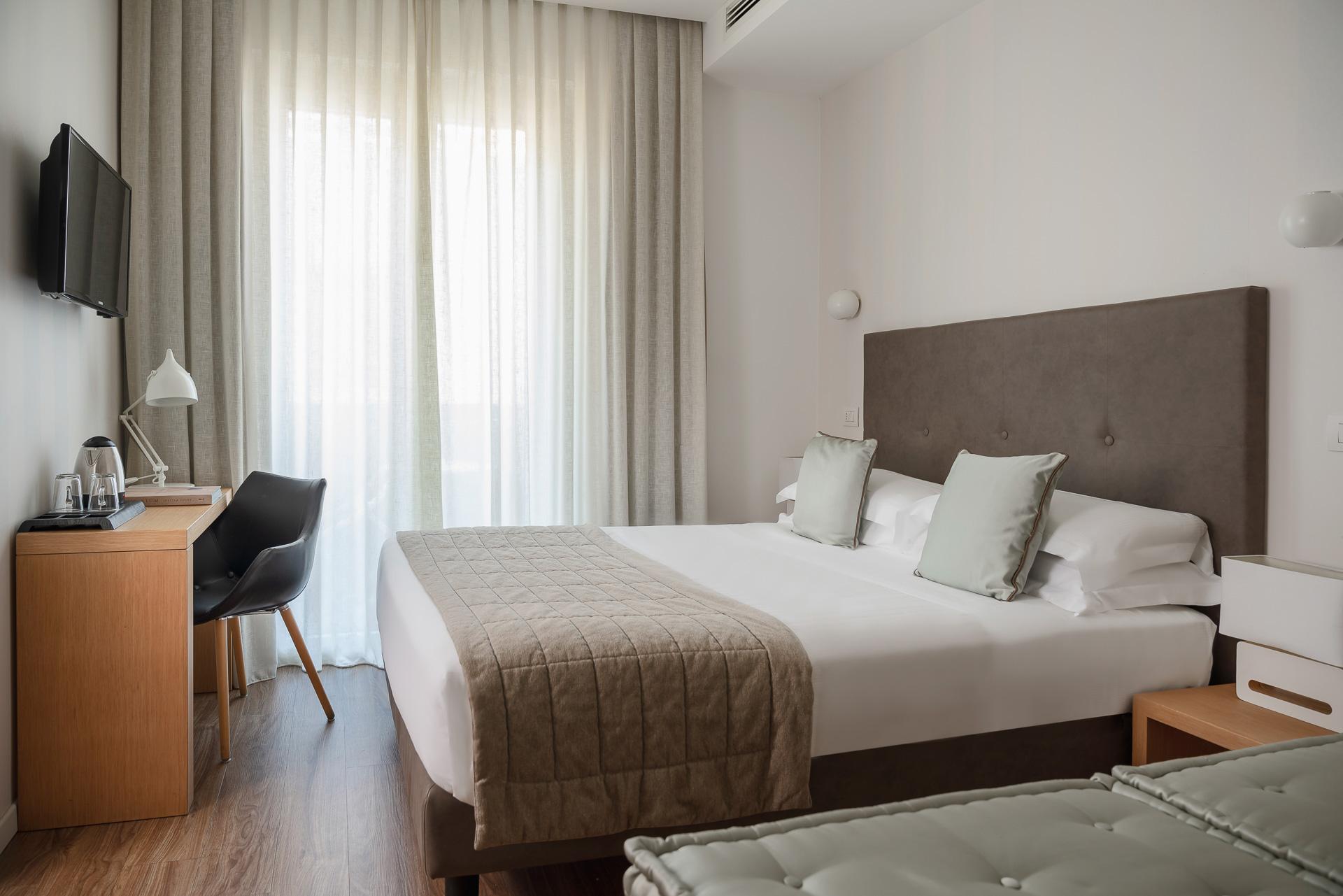 Hotel Select & -